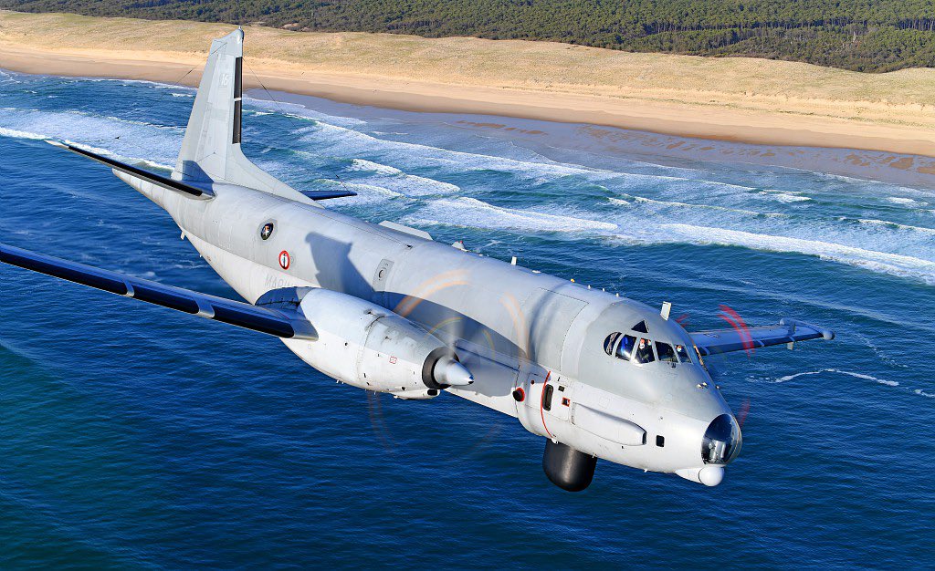 CEMM_FR's tweet photo. Au nom de l'académie de Marine, j'ai remis à Éric Trapier, PDG de @Dassault_OnAir, le prix Ingénieur Général Bloch pour sa contribution au succès de l'aviation de Patrouille maritime. 
A l'heure où les ATL 2 std6 font leurs preuves en opérations ce prix récompense l'excellence 🇫🇷 https://t.co/X1bqYNoiEZ