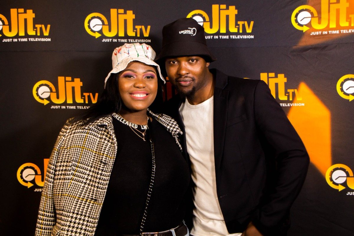 Shailettenoxy's tweet photo. Met the handsome @mlota_azola yesterday at the #MKHMA22  nominations.

I should have asked him for some dating advice yazi🤦🏾‍♀️.

#Holla7 #Ziwu7 #MKHMA22 #HouseAwards #Kwaito&amp;HouseAwards #MzansiKwaitoHouseMusicAwards https://t.co/NT5OBRgHrn