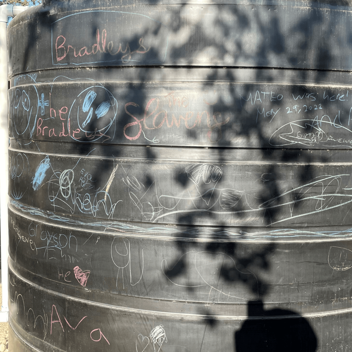 Enduraplas's tweet photo. Found some kids playing with one of our water storage tanks in Texas.
#enduraplas #polytanks #builtforendurance #tanks #liquidmanagement #agriculture #farming https://t.co/SYxo6RyWKS