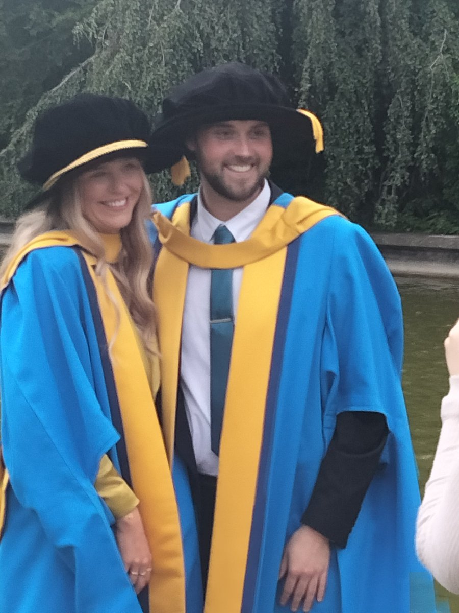 Congrats to this fabulous duo of Drs. who graduated with their PhD in Science today @kayleighslater8 @ConorrQ94 @OPGG_UCD @ucdscience @UCD_Conway @UCD_SBBS @mcclean_siobhan