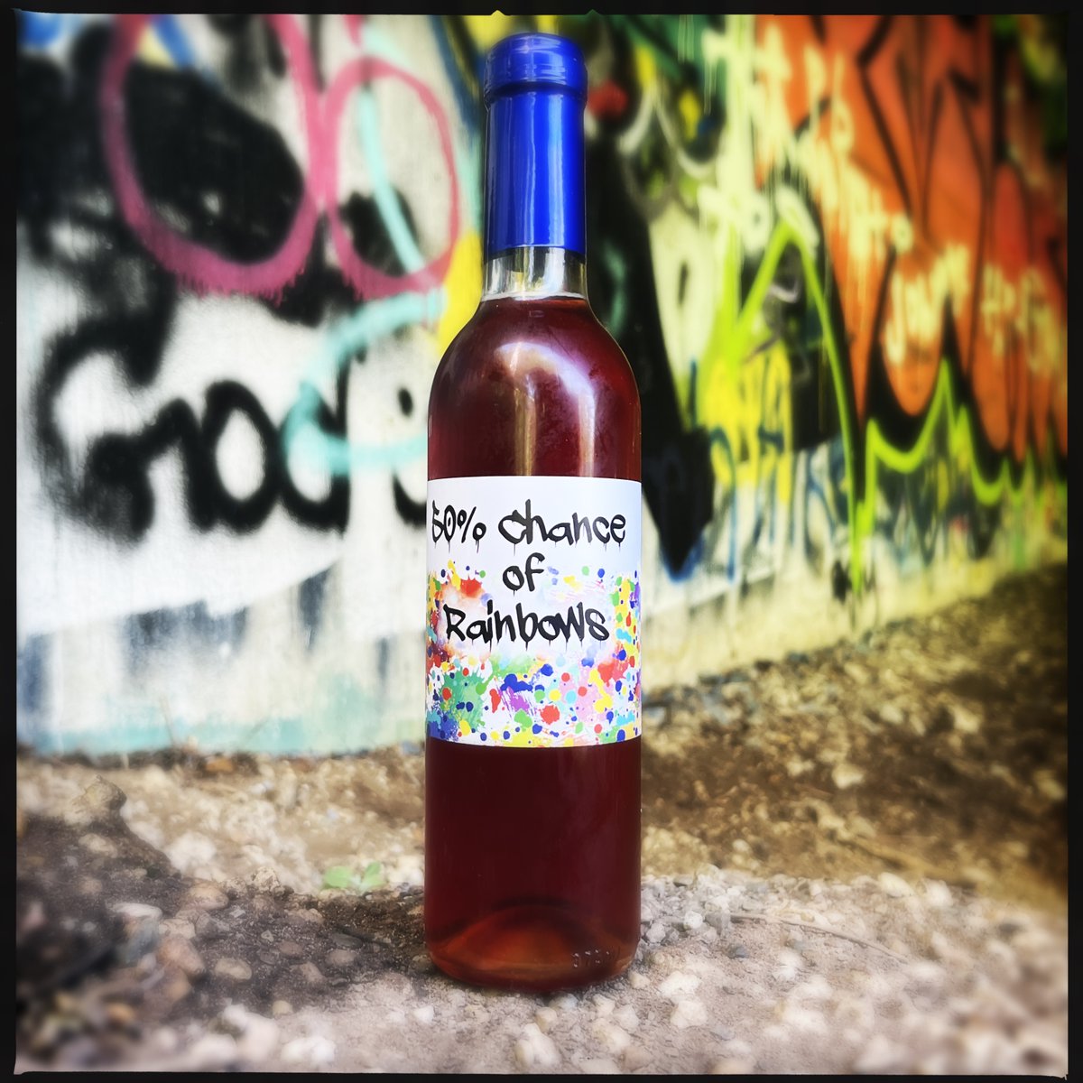 Misbeehavinmead's tweet photo. Looks like the forecast is calling for a 50% Chance of Rainbows this weekend. With this blend of honey, apples, blackberries, blueberries and mangoes, weโre pretty sure youโll find some!
#misbeehavinmeads #mead #honey #apples #blackberries #blueberries #mango #cyser #craftmead https://t.co/BMLQkAyEqp