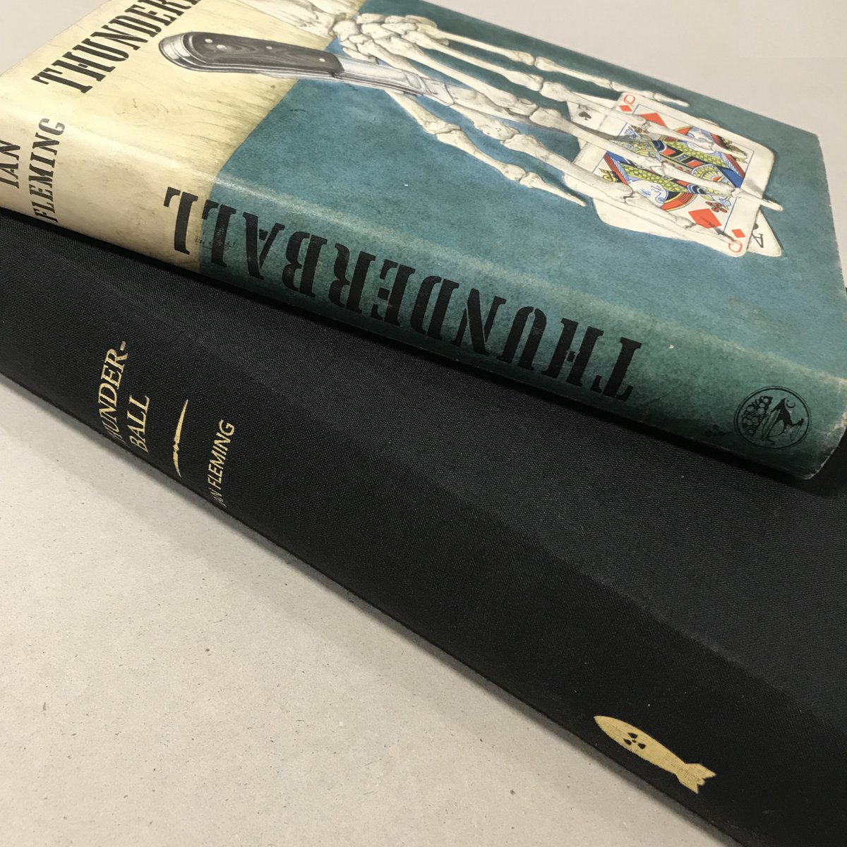 AHRareBooks's tweet photo. We now have custom made clamshell cases for all 14 Ian Fleming James Bond titles in stock. The perfect accessory to protect and burnish your 007 collection. https://t.co/DiQLBMrsJ0
#007 #JamesBond #IanFleming #rarebooks #clamshell https://t.co/wB4pVf1fJc