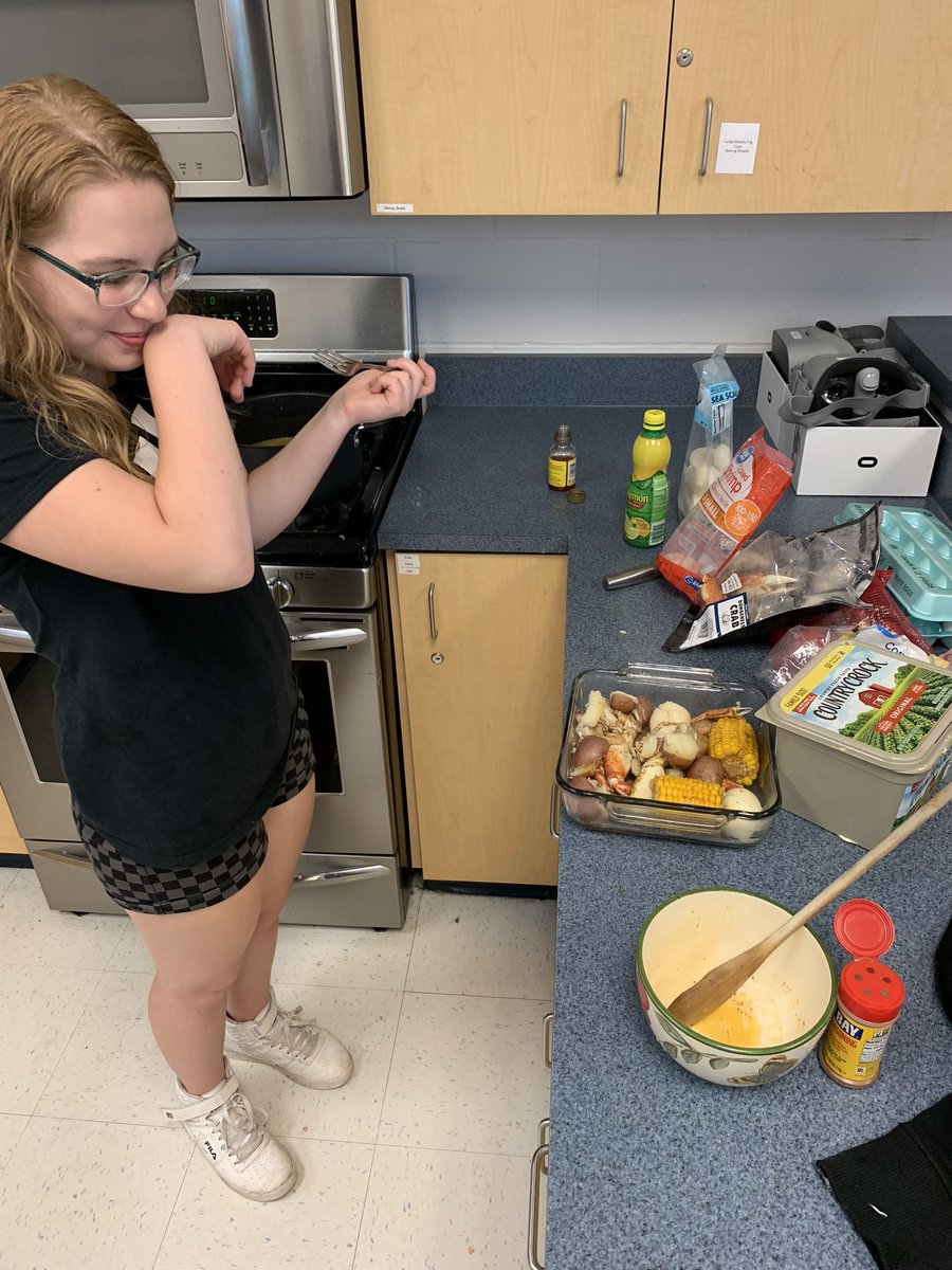 The final Foodsy Friday is here with my 4th block class. One student always wanted to do a seafood boil, and the other students were on board, so we did it! It came out amazingly!