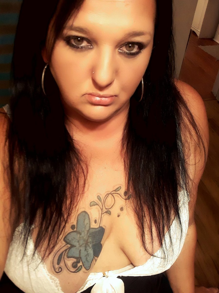 lillymarie82of's tweet photo. With or without glasses? https://t.co/rIiAWGxNF0
#allnatural #boobs #sexynerdy #sexymilf https://t.co/45cAQihzlN