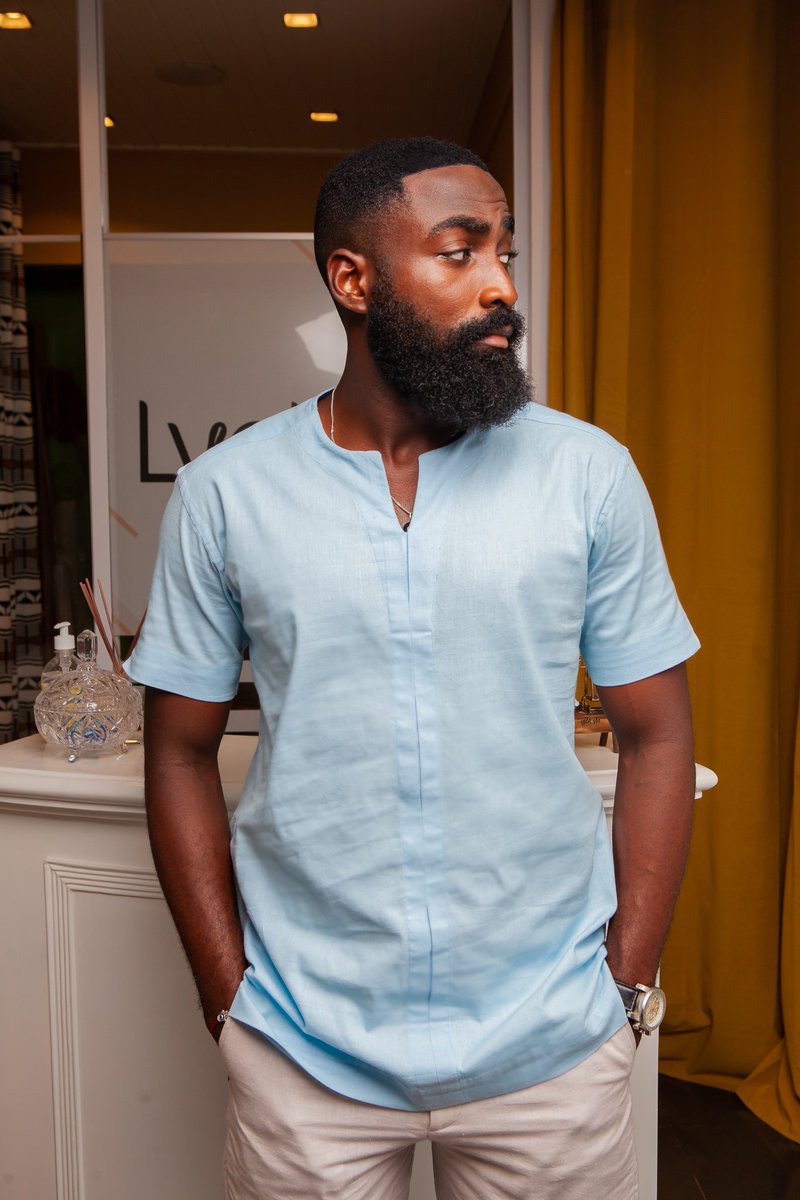 maisonlychee's tweet photo. La #FeteDesPeres c'est dimanche.
Lequel irait le mieux au vôtre ?

Prix⬇️
#longuemanche 25.000f 
#courtemanche 20.000f

Tailles : M à 2XL

#CollectionMangue #ForAllMankind 
#FathersDay2022 #FatherDaughterLove https://t.co/IPWFPdO8w3