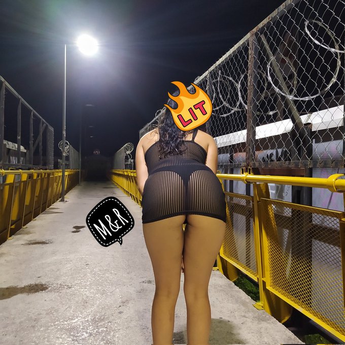 Muy rico 🍑 no creen? 
#Hotwife #exhibitwife #FlashingInPublic https://t.co/97167vPTBm