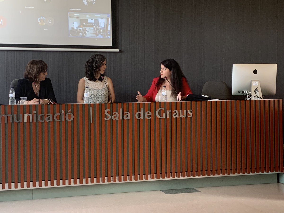 InesAHZ's tweet photo. En la presentación del libro “Comunicación interna de pandemia”. Siempre me encanta oír a @LauraVerazzi hablando de #comunicacióninterna, siempre se aprende! 😎🤘🏻 https://t.co/Rj7kbF0itv