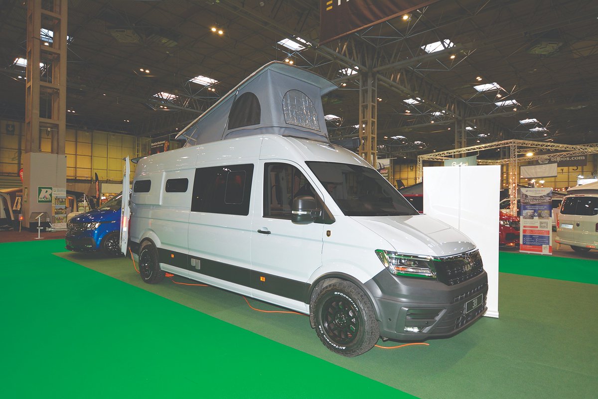 WhatMotorhome's tweet photo. We take a look inside the new @ThreeBridgeCC Trek 👀

An award winner on its first outing, this large campervan has an extra-large garage: https://t.co/TECdwkUzXz

📷 Peter Vaughan https://t.co/8XUwbjnPNj