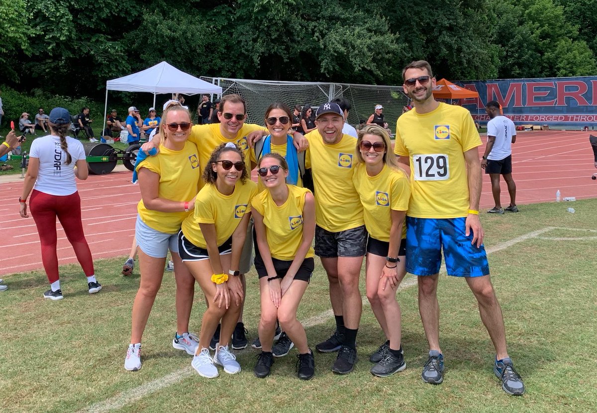 LidlUS's tweet photo. Last week, members of our Real Estate team participated in @JDRF’s 33rd Annual Real Estate Games🏅

Our team took part in activities &amp; provided a donation of water &amp; fresh fruit, with the goal of raising money to support Type 1 diabetes research &amp; efforts to eradicate it ❤️ https://t.co/6sPQftrhTy