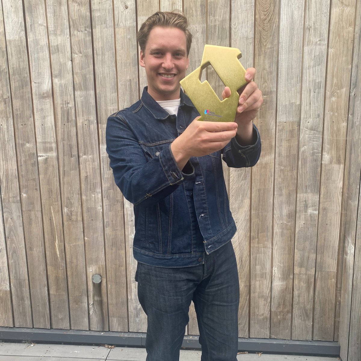 MusicWeek's tweet photo. Charts analysis: George Ezra's golden age continues with third No.1 album https://t.co/ZBUyXYOn2z https://t.co/oP2KqT79os
