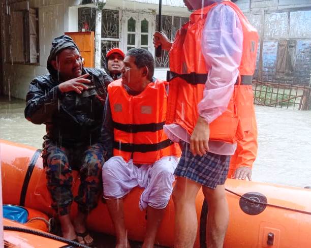 01NDRF's tweet photo. #NDRF carried out #floodrescue Ops in #Guwahati, #Bongaigaon,#Barpeta,#Bajali,#Hojai, #Kamrup, #Nalbari,#Darang,#Tamulpur,#Udalguri,in #Assam
राष्ट्रीय आपदा मोचन बल
🇮🇳आपदा_सेवा_सदैव_सर्वत्र🇮🇳
@AtulKarwal
@hpskandari1
@PankajKavidayal
@NDRFHQ
@PTI_News
@PTI_News
@ASDMA_Assam https://t.co/VKLvYI3fEn