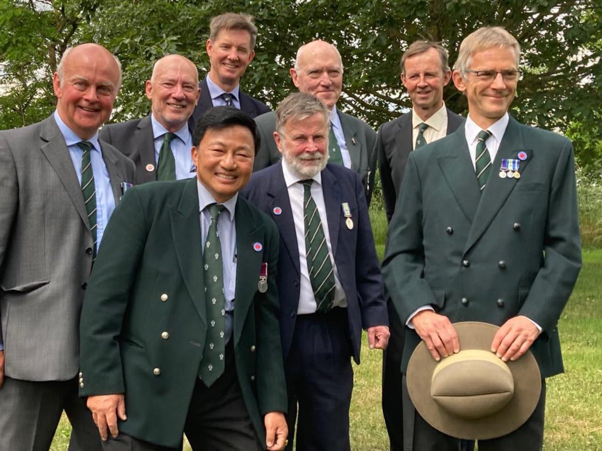 Caspasian's tweet photo. On Tue 14 June 2022 @Nat_Mem_Arb we recreated the photo taken in 1982 on QE2. Sadly Gurkha Major Lalbahadur Rai, is no longer with us, so a substitute helped out, after which everyone piled in! A great day superbly org by @PoppyLegion 

#FalklandsWar #Falklands40 https://t.co/hWYEAME60I
