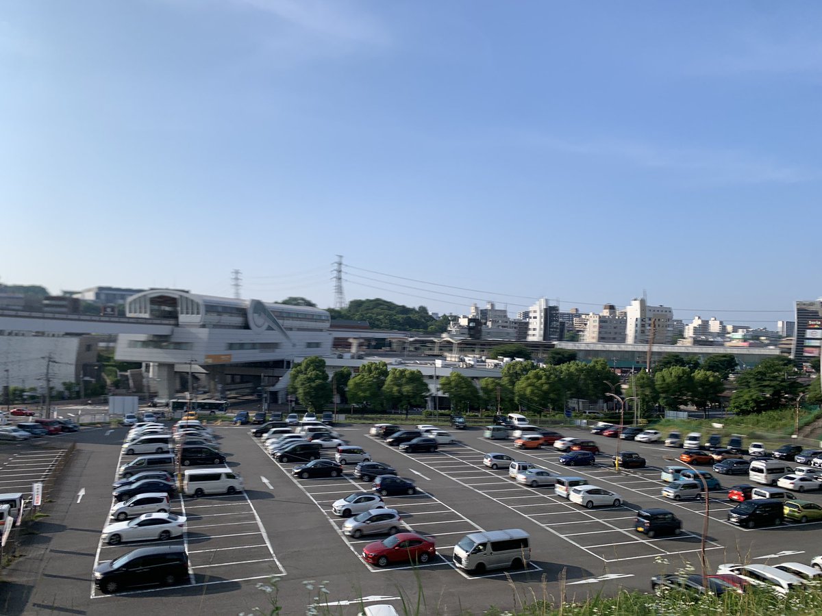 dangaizeppekide's tweet photo. 今日は多摩センター駅まで走ってきた🏃♀️
帰りに真っ白なAPtrikes125に出くわした。
それを配信で言うの忘れてたなぁ。
お互い手を振りまくり。
APtrikes125持ってる人って、もう普通に友達みたくなるんだよな。
てか多摩モノレール乗りてぇ。
#APtrikes125 #aliveprus #多摩モノレール https://t.co/wPcGxJX1Gi
