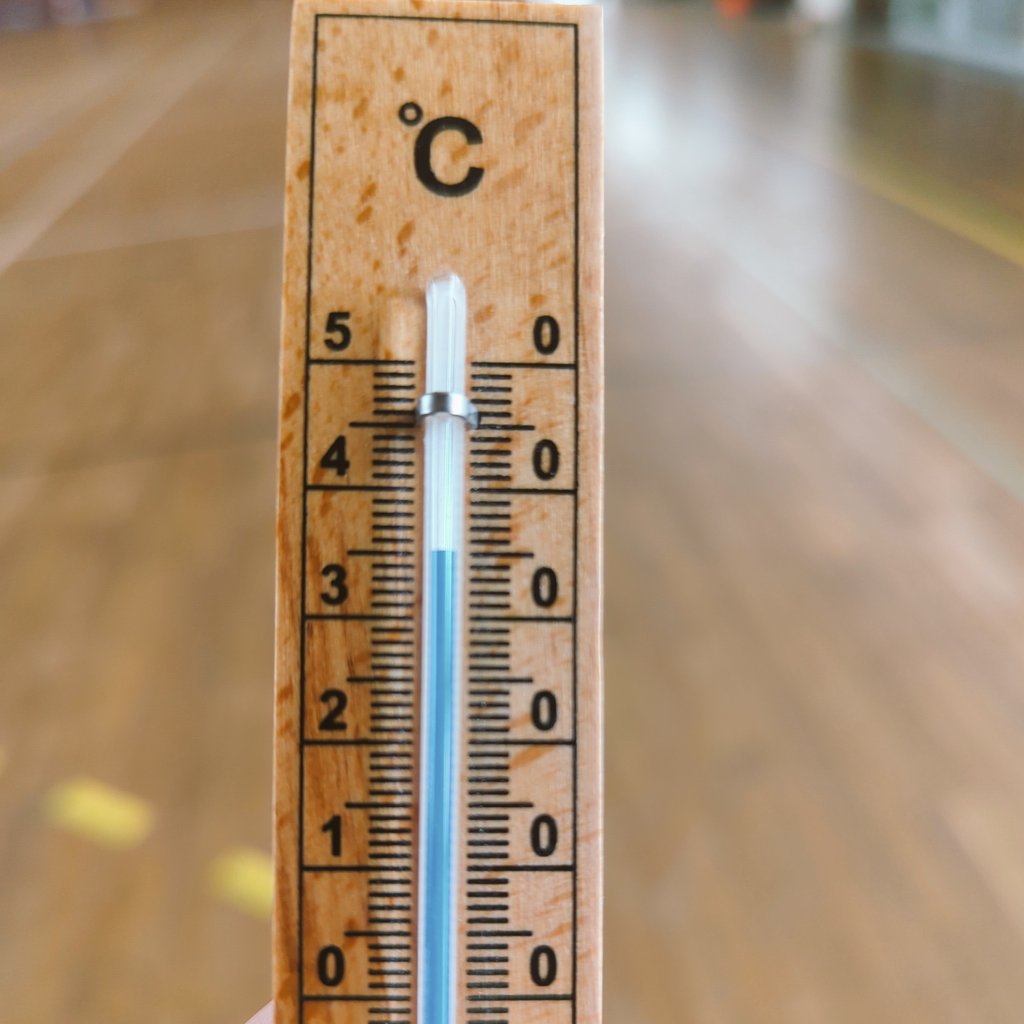 RecEscrime's tweet photo. Il fait chaud. Prenez soin de vous, buvez de l'eau, et restez au frais si vous pouvez ! https://t.co/cP1CoP3QLD