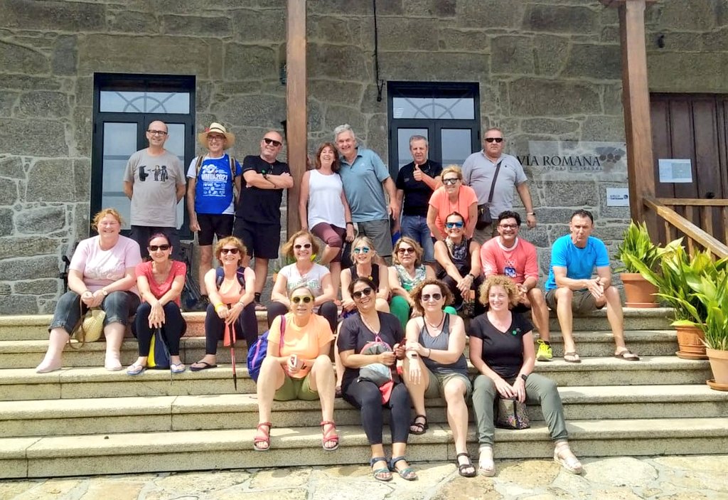 ¡Ya vamos por el 5° #ElCavino2022! Bienvenidxs al paraíso #RibeiraSacra, cavinantes de Puerto Rico, Alicante, Córdoba, Madrid, Asturias y Tarragona. ¡Buen <a href="/El_Cavino/">El Cavino</a> a Santiago!