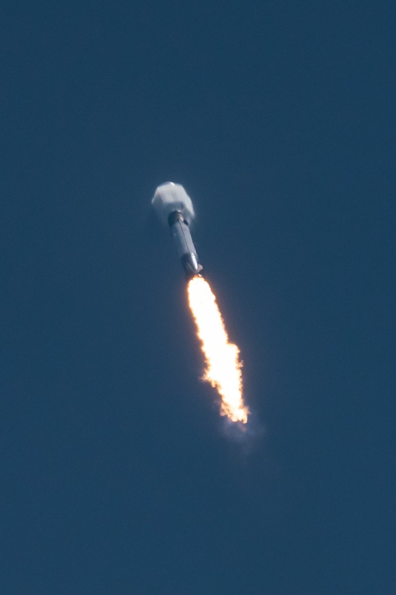 EmreKelly's tweet photo. SpaceX Starlink 4-19: https://t.co/XAqZ04yXK2