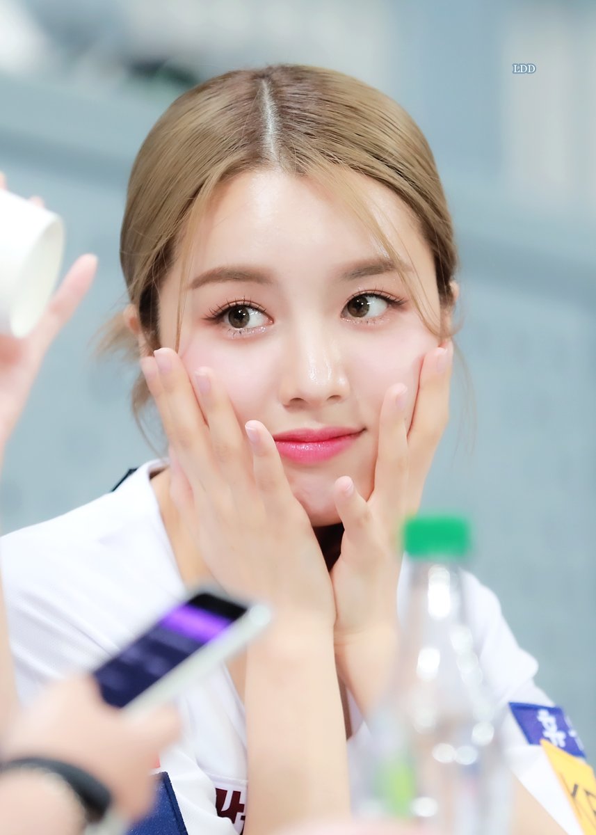 ldd_49's tweet photo. 220614

고양이뵹아리

#우아 #루시 #김다은 #wooah #lucy https://t.co/ckVD1UCTlM