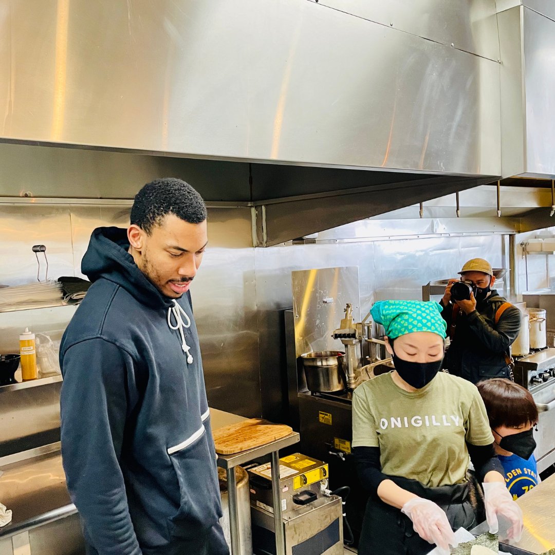 Onigilly's tweet photo. Congrats to our friend @OttoPorter and the @warriors on their NBA Championship! We are always with you!! Go Warriors, Go Porter Jr.! @Chase #HomeCourtAssist
#DubNation #Japanese #Onigiri #Onigilly #Foodie #Healthy https://t.co/kkZ1sS8kIZ