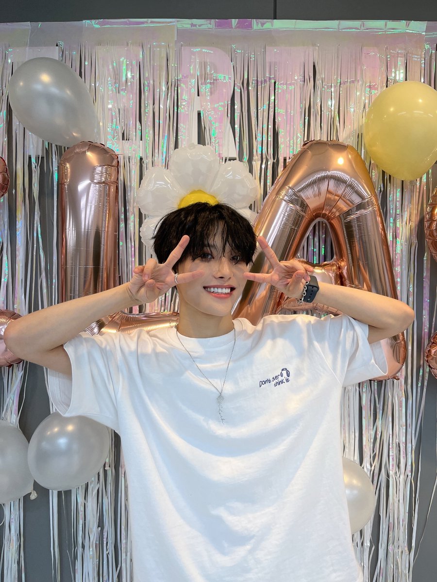 INSEOPLOOKS's tweet photo. https://t.co/N9H4o9iLsK