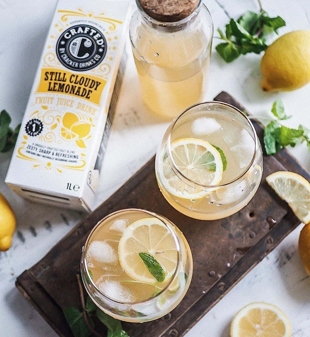 CraftedDrinks's tweet photo. #FathersDay is just around the corner, so why not treat dad to the refreshing taste of our Still, Cloudy Lemonade with his Sunday lunch? 🤩 Packed full of the finest Sicilian lemons for natural sweetness 🌞 Find us down the long-life juice aisle a @morrisons 🍋 https://t.co/i9RCcUmpYk