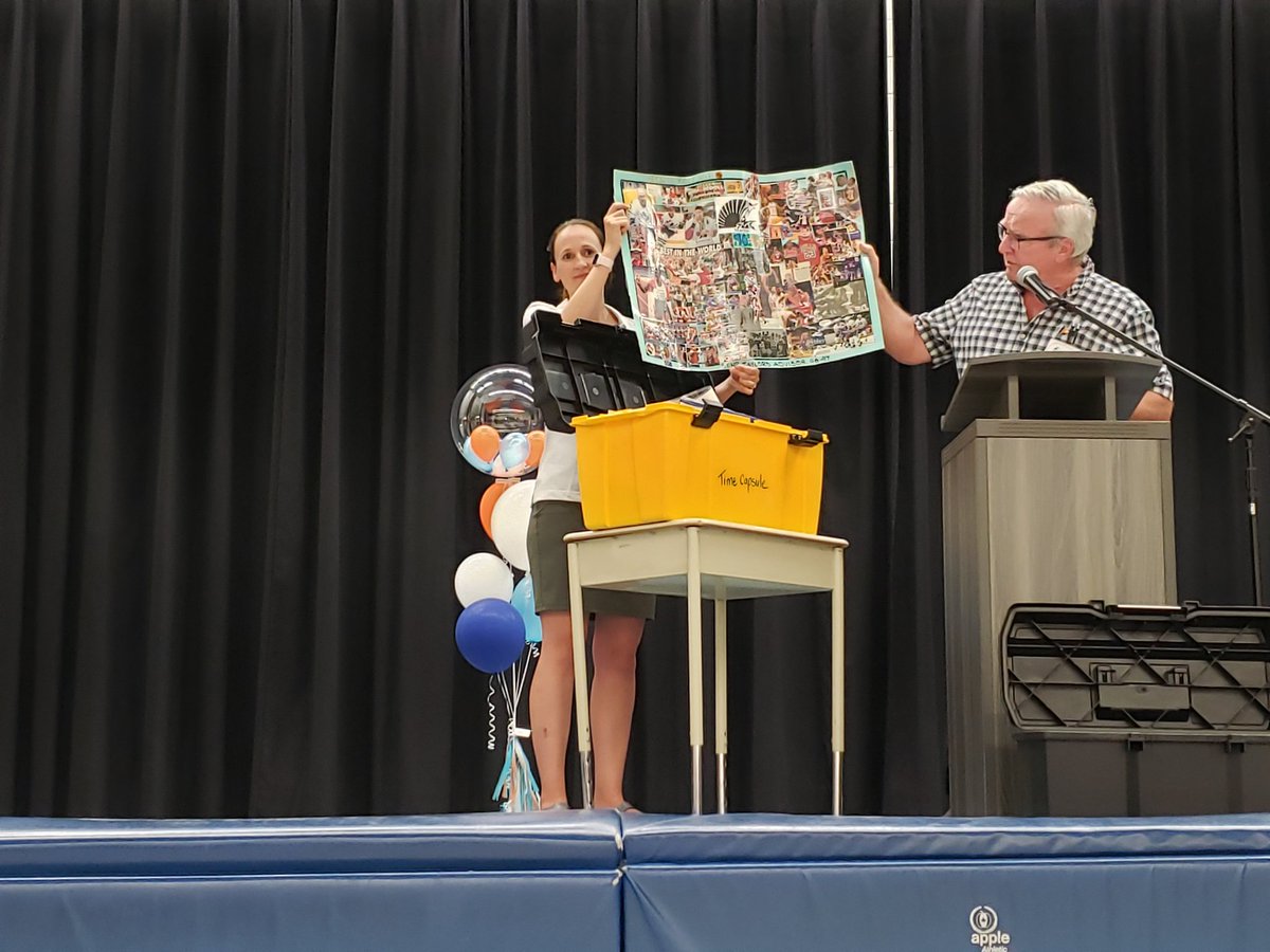 rjlee_ps's tweet photo. RJL's 1st Principal Rick Leeming &amp; current acting Vice-Principal @mackaytiffany1 opened the original time capsule that was created in '96 &amp; re-dedicated the time capsule with new items. TY to the Ss representatives. #RJLeeProud #RJLee25th @LLSarbadhikari @lisanhart13 @PeelSchools https://t.co/NckInbILlu