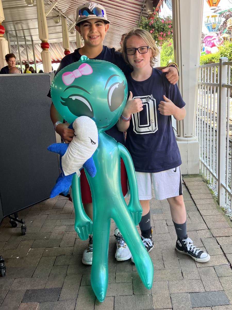 MrsBruno35's tweet photo. @OSchool4 #sch4sixthgradeday https://t.co/tegkevoB3R