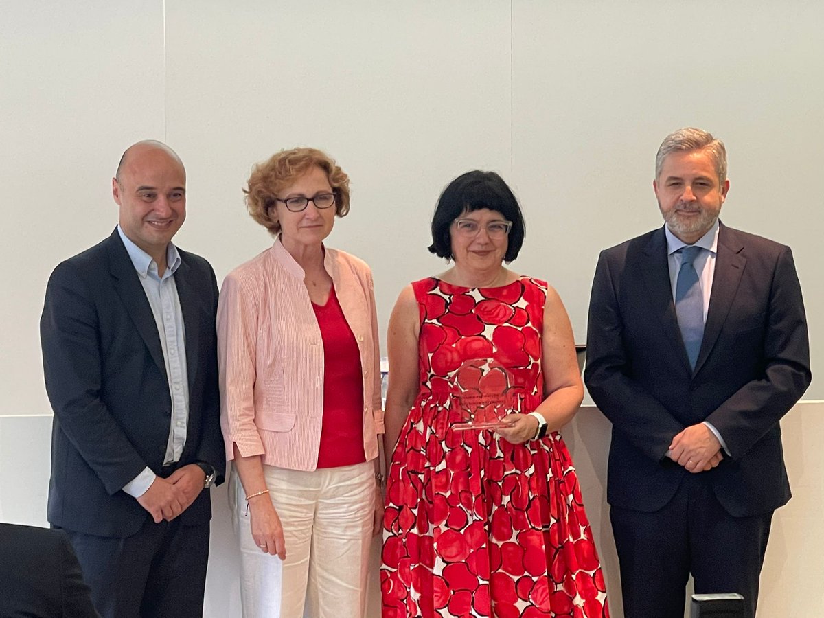 EUSKALIT's tweet photo. La entidad ganadora de los #PremiosCex en la temática de talento: identificación, gestión y desarrollo, ha sido @Inycom . ¡Enhorabuena! 

#Innovación #Talento #Excelencia #PremiosCex https://t.co/xvQCLJTaZV