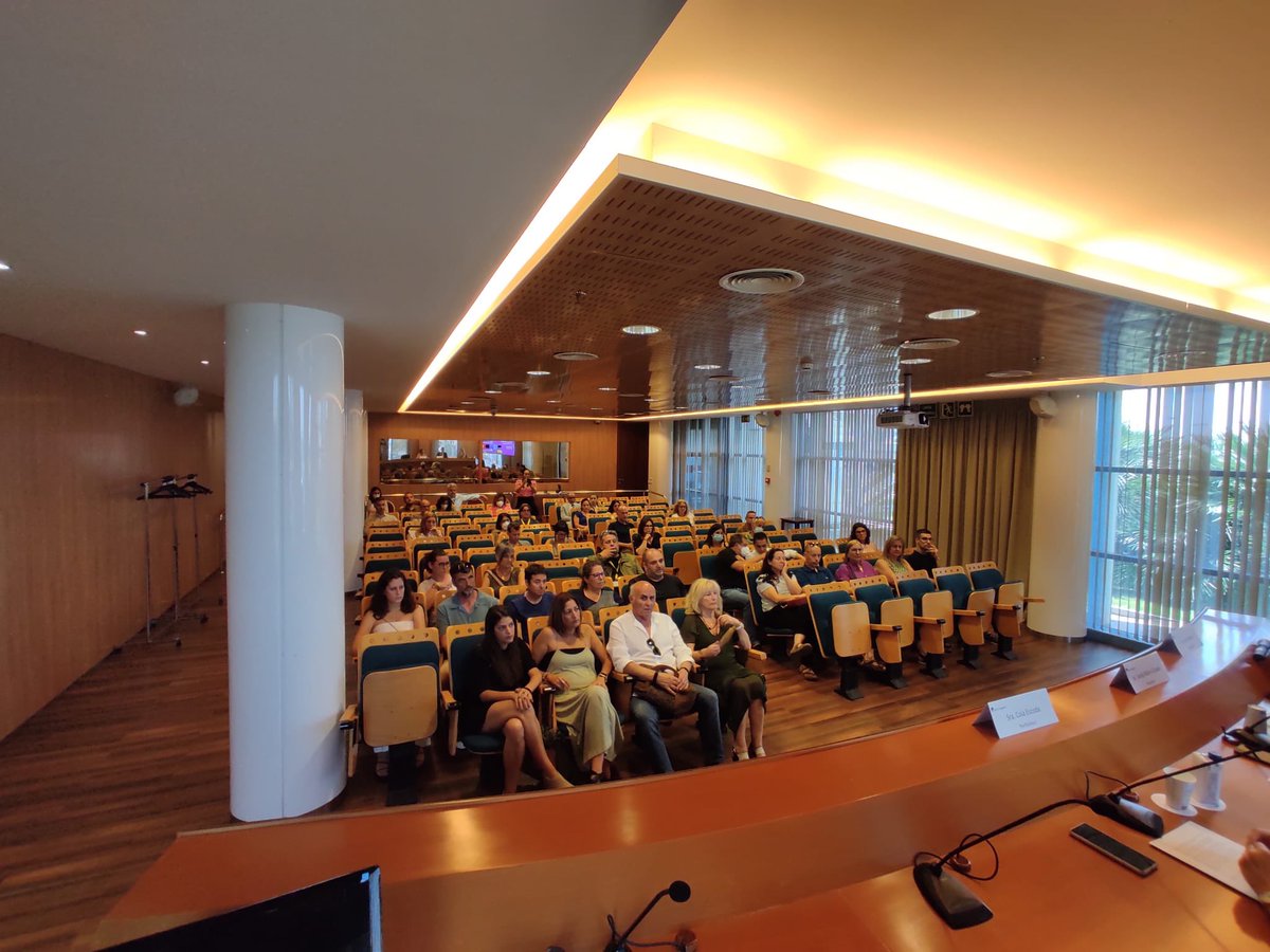 PortSolidari's tweet photo. ACTE | Avui hem lliurat els ajuts de la VII edició dels Ajuts Silvia Cuesta per part de #PortSolidari.

Enguany s’han entregat 4 ajuts a 4 projectes apadrinats per un o una treballador/a de @PortTarragona i després votats pel conjunt de la plantilla. https://t.co/NCseeGMt6R