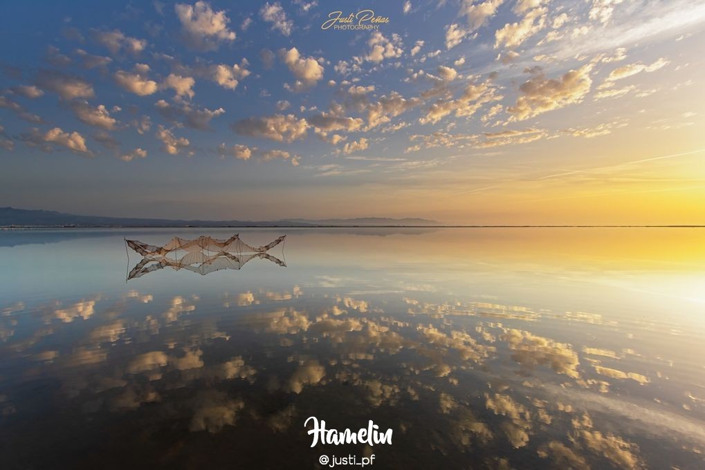 HamelinOfficial's tweet photo. Esta es la 📸 “fotografía de paisaje destacada del día de ayer” realizada por “Justi“ en Hamelin (https://t.co/36ErXldRPD) en el Delta del Ebro✨
#catalunya_reflex #reflectionphotography #catalunya_natura #total_reflections #reflectionphotography #mirrorphotography
#hamelin https://t.co/ZqlmTmSMbq