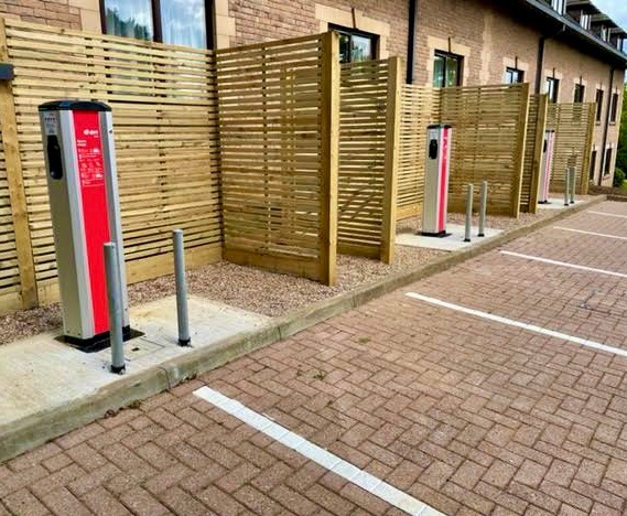 We are pleased to announce that we have new electric vehicle charge points now availablefor guests staying with us who are travelling in an electric vehicle🚗