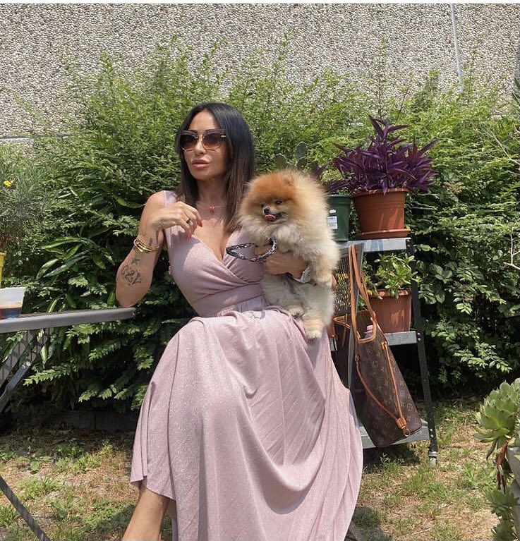 _ssari1's tweet photo. se non le conoscete non possiamo essere amici.
saluti dalla vostra non amica #assuntacapuozzo
#RealHousewives https://t.co/OCrWKVulkA