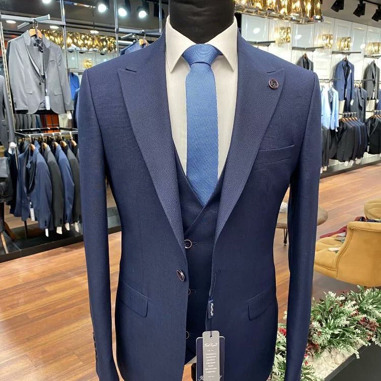 HammedSaka12's tweet photo. Will sell suit accessories such like,ties,shoes,wristwatch,bow tie,and co. U can reach us with this nb,08173228246 or 09152329747 https://t.co/HRCgpFAQhQ