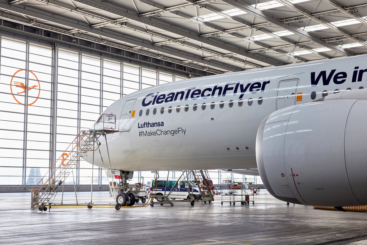 Info_Flyway's tweet photo. D-AIVD (#Lufthansa Airbus A350-941), which wears the “CleanTechFlyer” livery, will perform its first commercial flight today from #Munich MUC to #Vancouver YVR (#LH476). This is one of the 4 former Philippine Airlines A350, endowed with an improved Business Class product. #DAIVD https://t.co/srLtOiMu0s