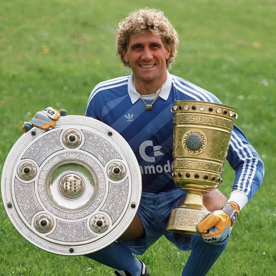 Jean Marie Pfaff ; Dünyanın neresine gidersem gideyim bir Trabzonspor'lu ile karşılaşıyorum beni tanıyor ve fotoğraf çekinmek istiyorlar Trabzonspor'un taraftar olarak bir Dünya kulübü olduğuna inanıyorum