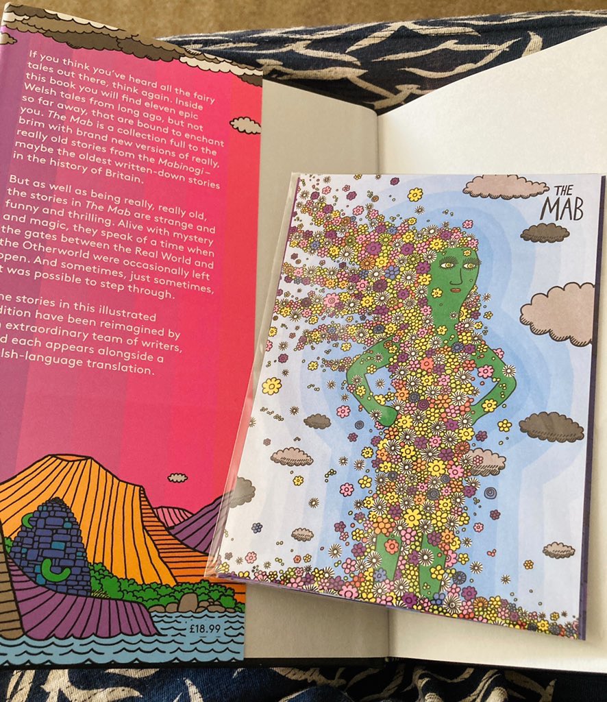 wurdsmyth's tweet photo. Edrychwch ar y llyfr hardd hwn!
Look at this beautiful book!
#TheMab, a retelling of 11 stories from the ancient Mabinogi tales, edited by @mattbrownauthor and @Eloisejwilliams in Welsh and English, illustrated by #MaxLow, foreword by @michaelsheen. Proud to support this book! https://t.co/5aZjviCnSm