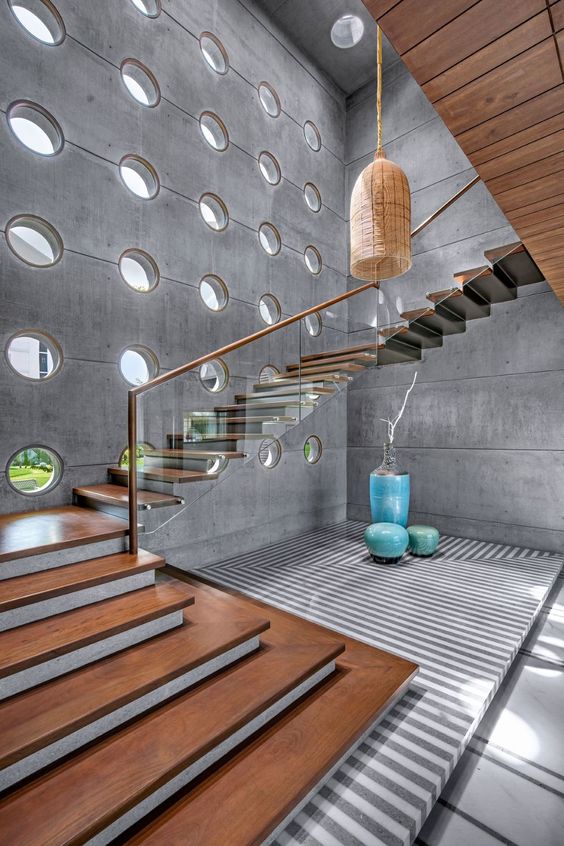 ThreadsWerindia's tweet photo. Ways To Revamp A Dead Wall Running Next To #Staircase https://t.co/uTMK8rBPdD #Interioirdesign #Threads https://t.co/dKVQgRZPPE
