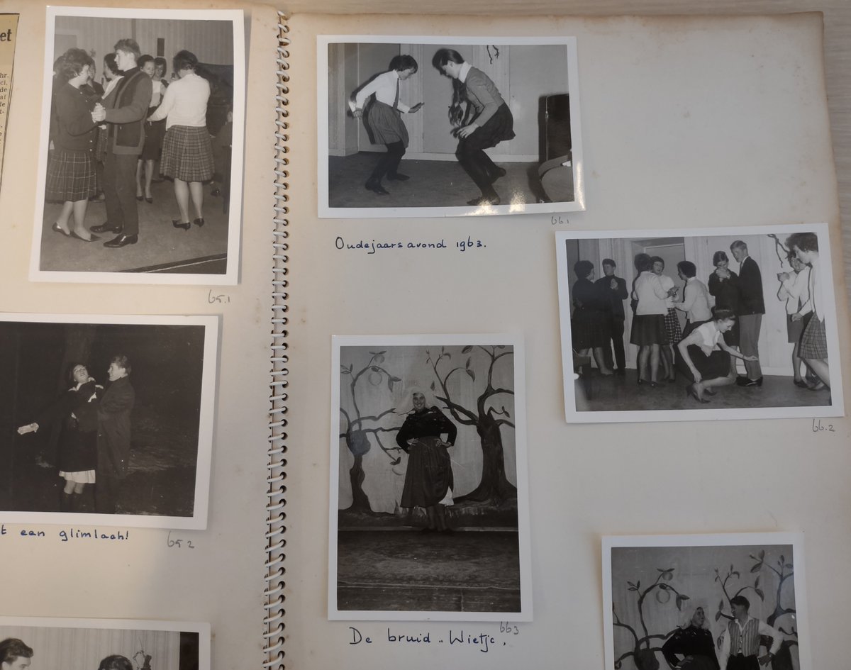 RARivierenland's tweet photo. Uit Nieuw-Zeeland ontvingen we een plakboek vol krantenknipsels, foto's en meer van toneel- en muziekclub Jan Pierewiet uit #Wadenoijen. Een mooi beeld van een actieve vereniging in de jaren 50-60. Opgericht door Carla #Nijhoff, geschonken door haar zoon Hugo. https://t.co/voQJdG7F2A