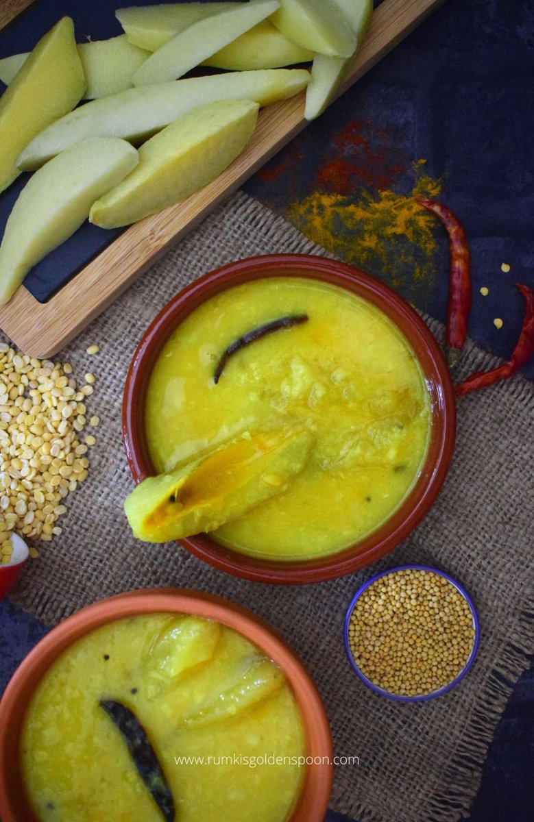 RumkiSpoon's tweet photo. #aamdal aka #tokdal is a #refreshing sour & salty #lentil soup with hint of sweetness. In this preparation, green Mango is cooked with Yellow Lentils with some spices
https://t.co/e1RFVhRd48
#homemade #indianfoodbloggers #delicious #vegan #dalrecipes #goodfood #glutenfreerecipe https://t.co/UsApTqhYro