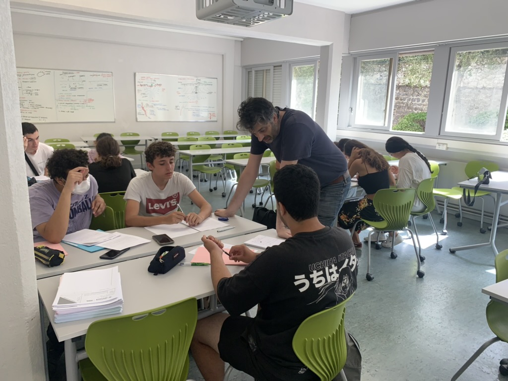 Mathemarium's tweet image. #MathC2+ #Nice06 6ème atelier ce vendredi matin sur les graphes, le principe de Dirichlet et la théorie de Ramsey, animé par @LudovicRifford, professeur au @LjadNice (@Univ_CotedAzur / @INSMI_CNRS)