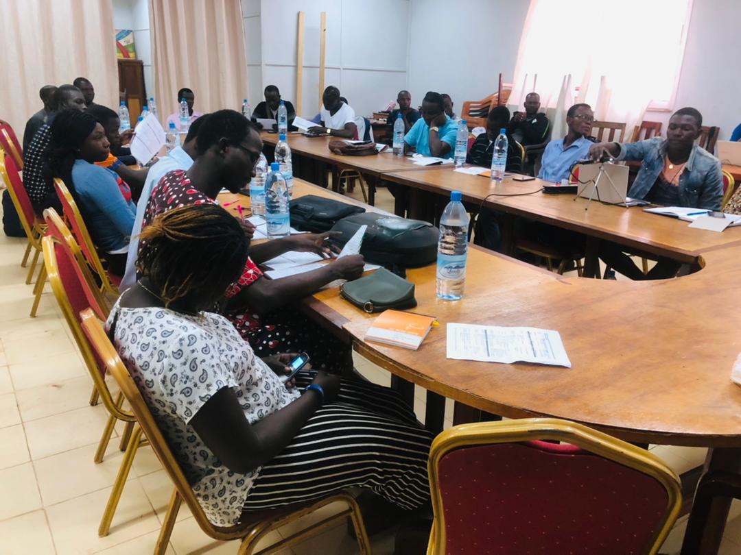 pamessoua's tweet photo. Vendredi 16 juin, salle de conférence du Conseil National de la Jeunesse Centrafricaine.

Échange avec les leaders des organisations de la jeunesse sur la citoyenneté et les actions citoyennes organisé par l'ONG TAMBOULA avec  appui financier de @UN_CAR. https://t.co/ioqeue6CfE