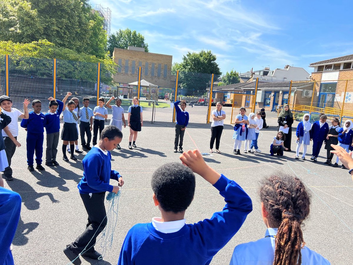 StAndrewsSW9's tweet photo. This week St. Andrews Y4 have linked up with Iqra Primary School Y4 to discover more about identity and how we are all interconnected! They made amazing new friends for life. #InterFaith #Faith #RE #LambethSchool https://t.co/CXE0tP6HpE