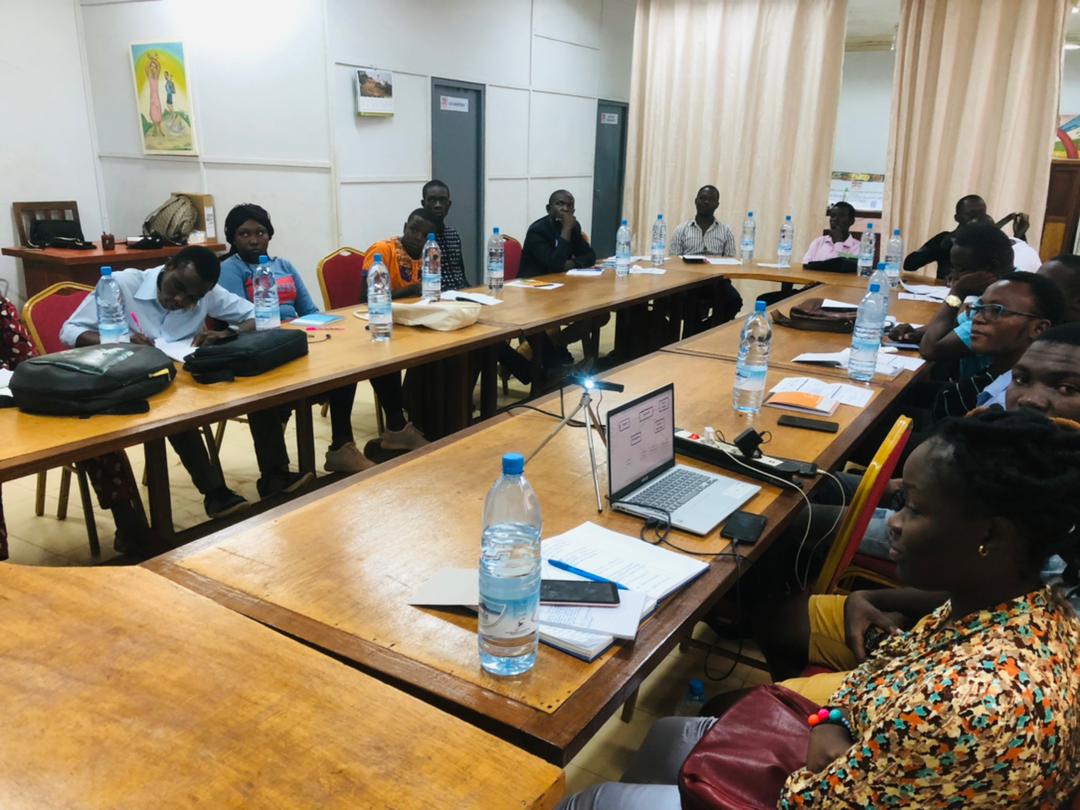 pamessoua's tweet photo. Vendredi 16 juin, salle de conférence du Conseil National de la Jeunesse Centrafricaine.

Échange avec les leaders des organisations de la jeunesse sur la citoyenneté et les actions citoyennes organisé par l'ONG TAMBOULA avec  appui financier de @UN_CAR. https://t.co/ioqeue6CfE