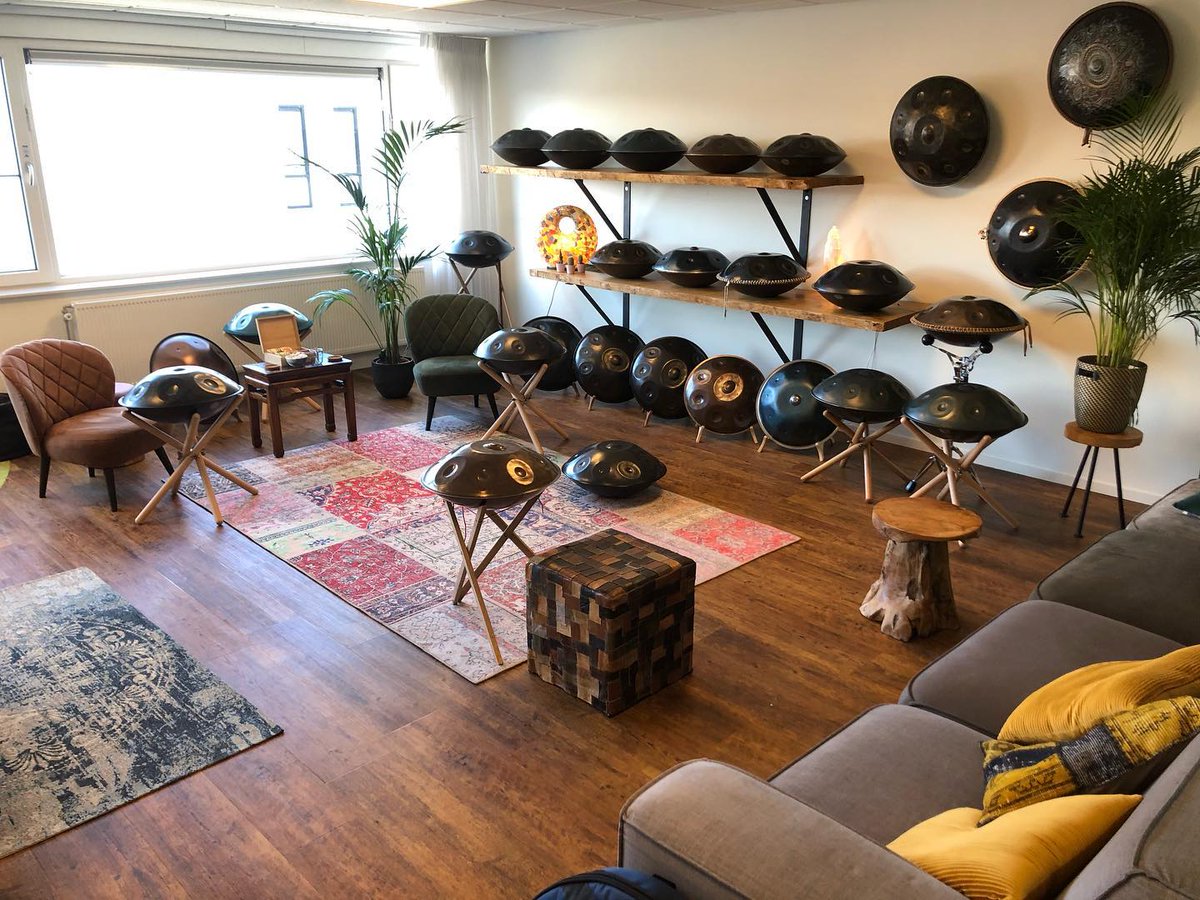 eyramooncom's tweet photo. The HALO Experience #raisingyourvibration #tour #nederland #handpan #vocals #sourcehealing #DNAactivation and more 
22 juni HandPanShop #bunnik 13:30 - 15:30u https://t.co/pQJbwVi3ft https://t.co/bDFdFQBq76