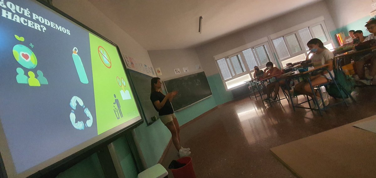 ecopuertos's tweet photo. Algunas imágenes de las últimas sesiones de la campaña de primavera de #ApadrinamientoDePlayas esta vez en el CEIP Virgen del Carmen (Castell de Ferro) con un taller de formación previa a las salidas de playa y sensibilización contra las basuras marinas #ProyectoLIBERA @ecoembes https://t.co/MisARrQlfs