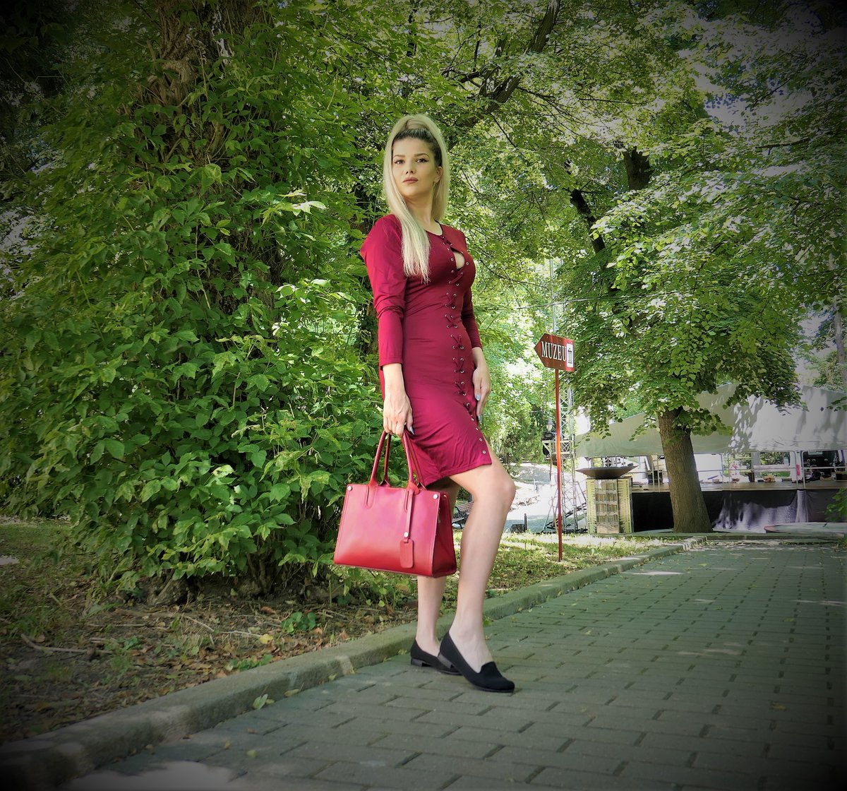 GirlsClothesF's tweet photo. Bordeaux outfit, jumpsuit and dress
Video here> https://t.co/CaC5wvwua2 
These outfits Its soft and elastic weave will make you love it.
#fashion #jumpsuit #dress #bordeauxdress #girlsclothes https://t.co/h1jesnxwVb