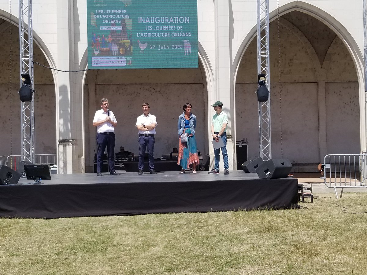 semaeCentre's tweet photo. Les #JNAagri avec @OAgrifood @Agridemain c'est parti ! @semaeCentre vous attend sur son stand pour parler #diversité des #semences venez nombreux fêter
L'agriculture au Campo Santo à @OrleansMetropol. https://t.co/26zFXY4nO6