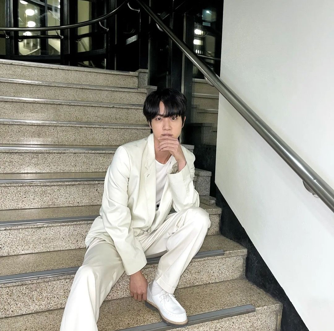 Seokjin adamı hem tatlı hem de çok hotsun 🤍