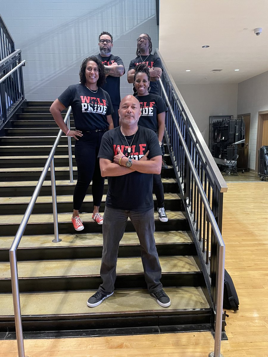 RonGarlington's tweet photo. #APSconnected Leadership Retreat! The Young MS Team ready to continue the work of improving student achievement! #RebuildTheLagacy #connectedness #designthinking #APS5 @drkalag @Selenaflorence @DrLisaHerring @apsupdate @wandadenise623 @AP_Gibbons @RodericHister @barryblackmonII https://t.co/MCyBLM08X4