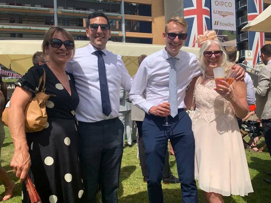 A rare day out for the team at LAC, enjoying the beautiful sunshine at Royal Ascot. Team building at it’s finest!

#LondonAC #AirConditioningNeeded #Sunshine #TeamBuilding #RoyalAscot