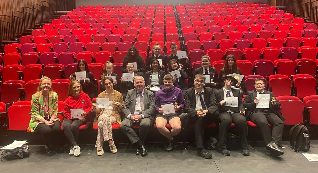 CAStudentVoice's tweet photo. We are very proud of the astonishing commitment and effort our parliamentary leaders have displayed this session. We enjoyed celebrating their success at our final meeting yesterday. Big plans for next session! 👌💜📣🗳 @CumbernauldAcad @CAEqualities @CAHWB https://t.co/Piv0gaPMDU